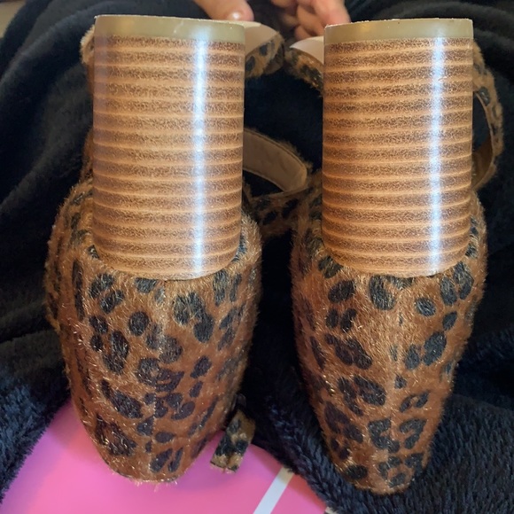 Very G leopard print zip up sandal - Picture 4 of 7